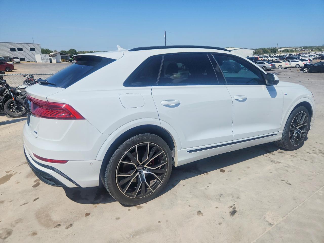 2021 Audi Q8 Prestige S-Line - Фото 3