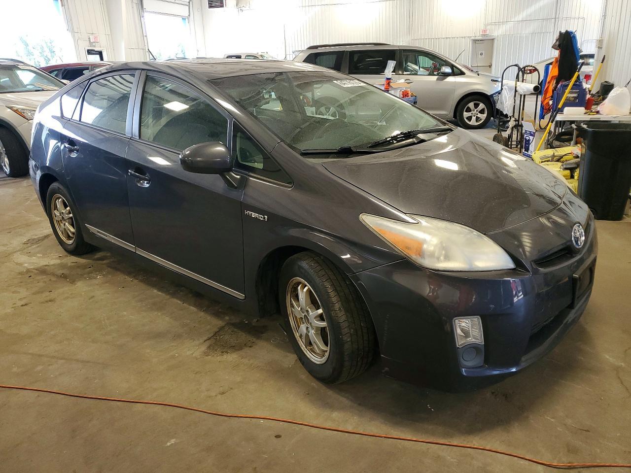 2011 Toyota Prius Three - Фото 4