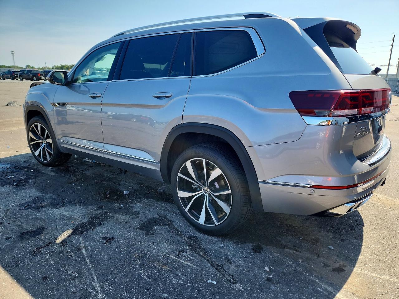2026 Volkswagen Atlas Sel Premium R-Line - Фото 2