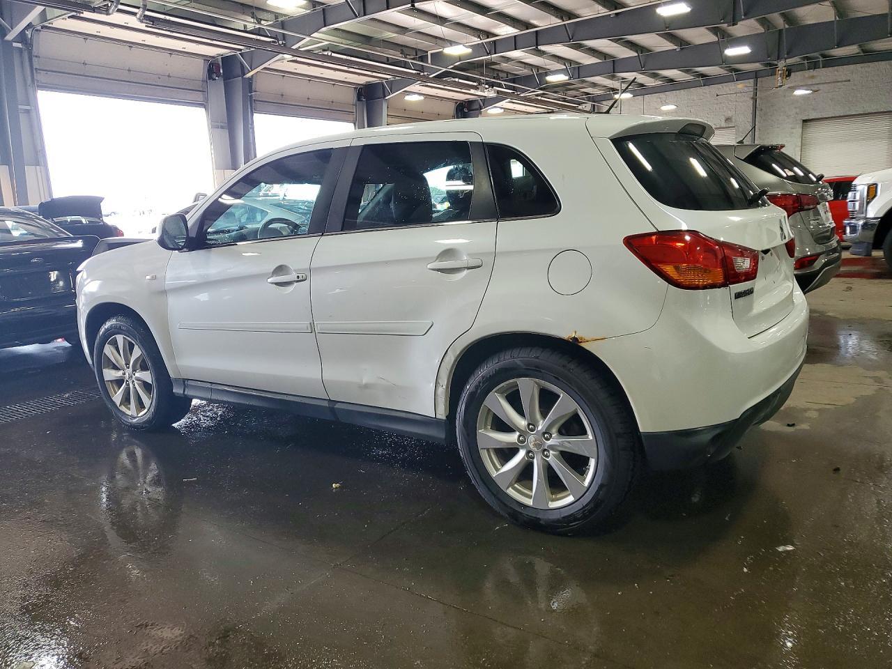 2015 Mitsubishi Outlander Sport Se - Image 2
