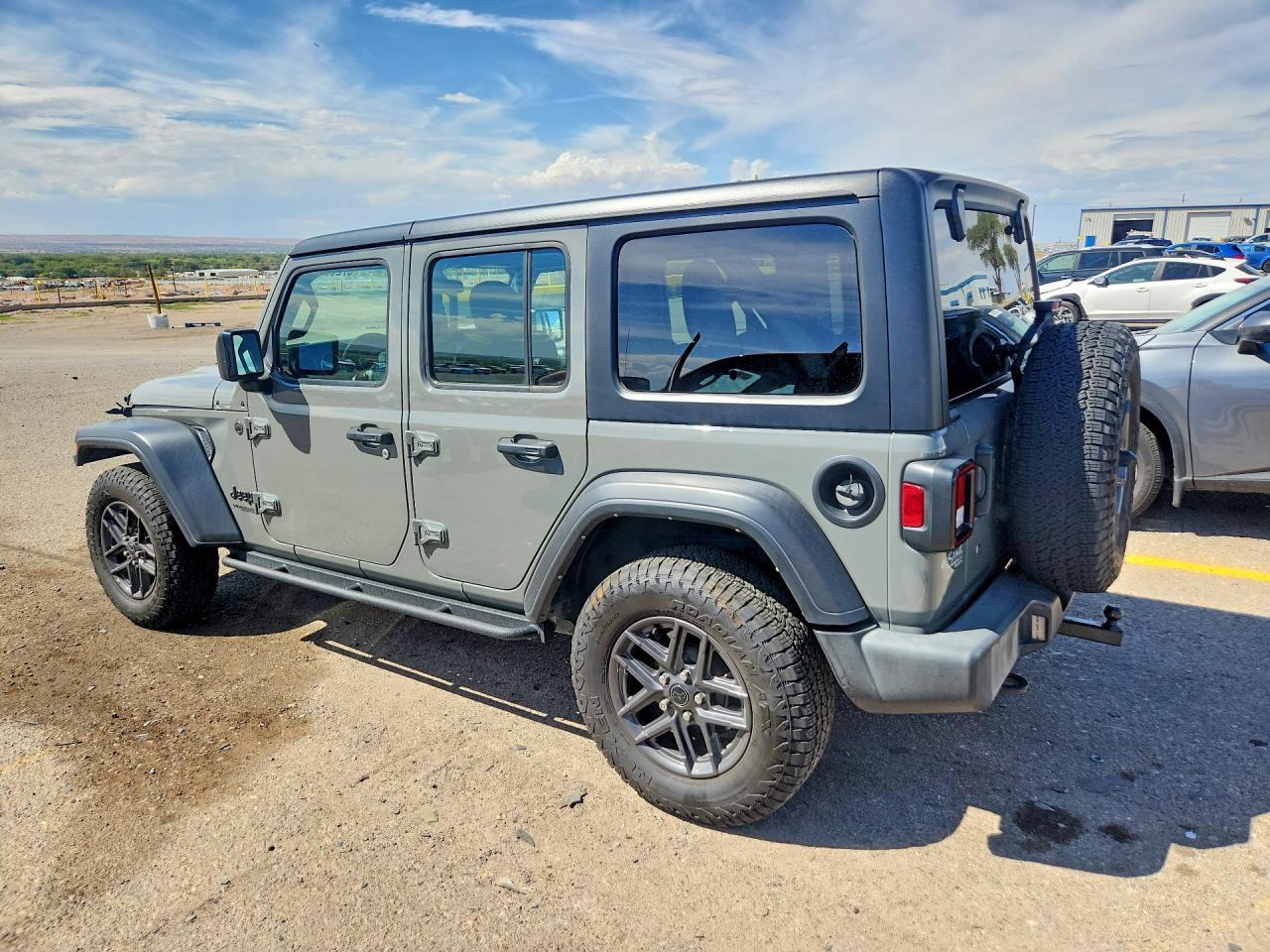 2022 Jeep Wrangler Unlimited Sport - Фото 2