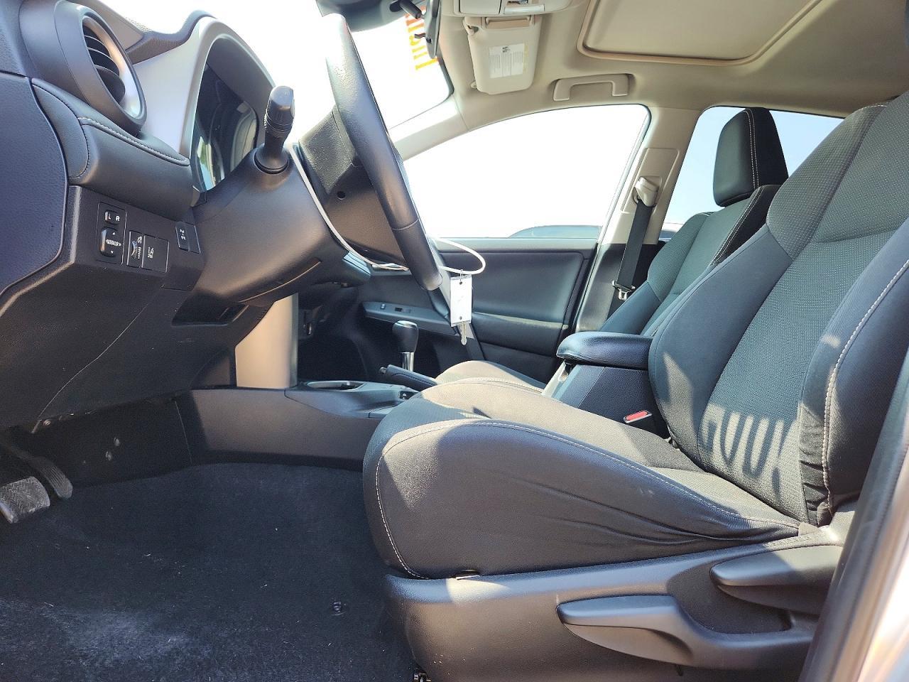2017 Toyota Rav4 Xle - Image 7
