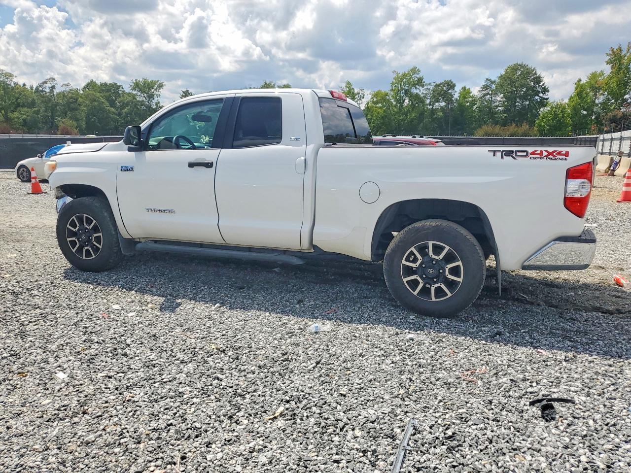 2015 Toyota Tundra Sr5 - Фото 2