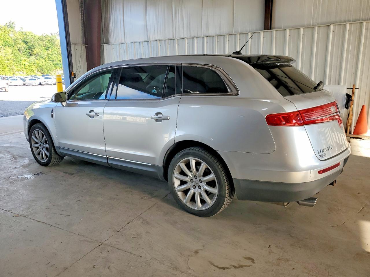 2010 Lincoln Mkt - Фото 2