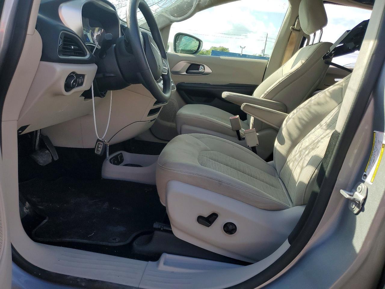 2018 Chrysler Pacifica Hybrid Touring Plus - Фото 7