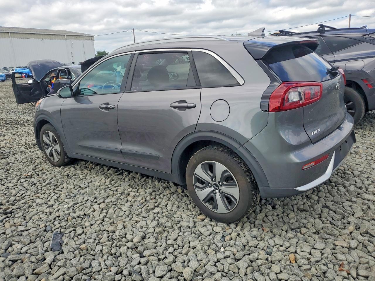 2017 Kia Niro Ex - Фото 2