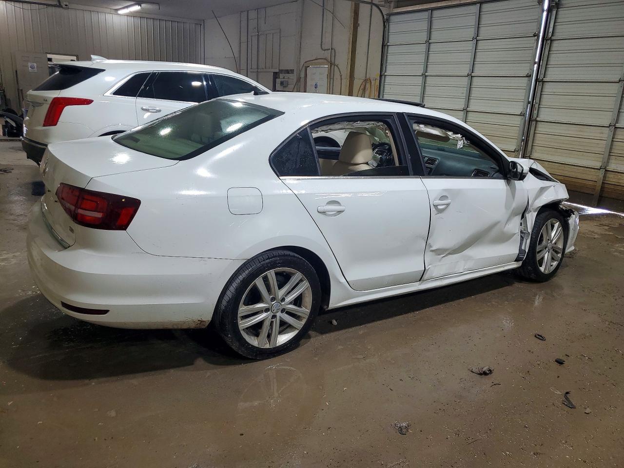 2017 Volkswagen Jetta Sel - Фото 3