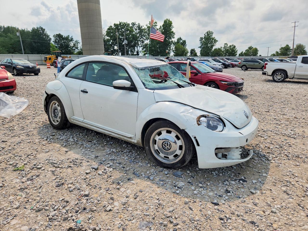 2015 Volkswagen Beetle 1.8T - Image 4