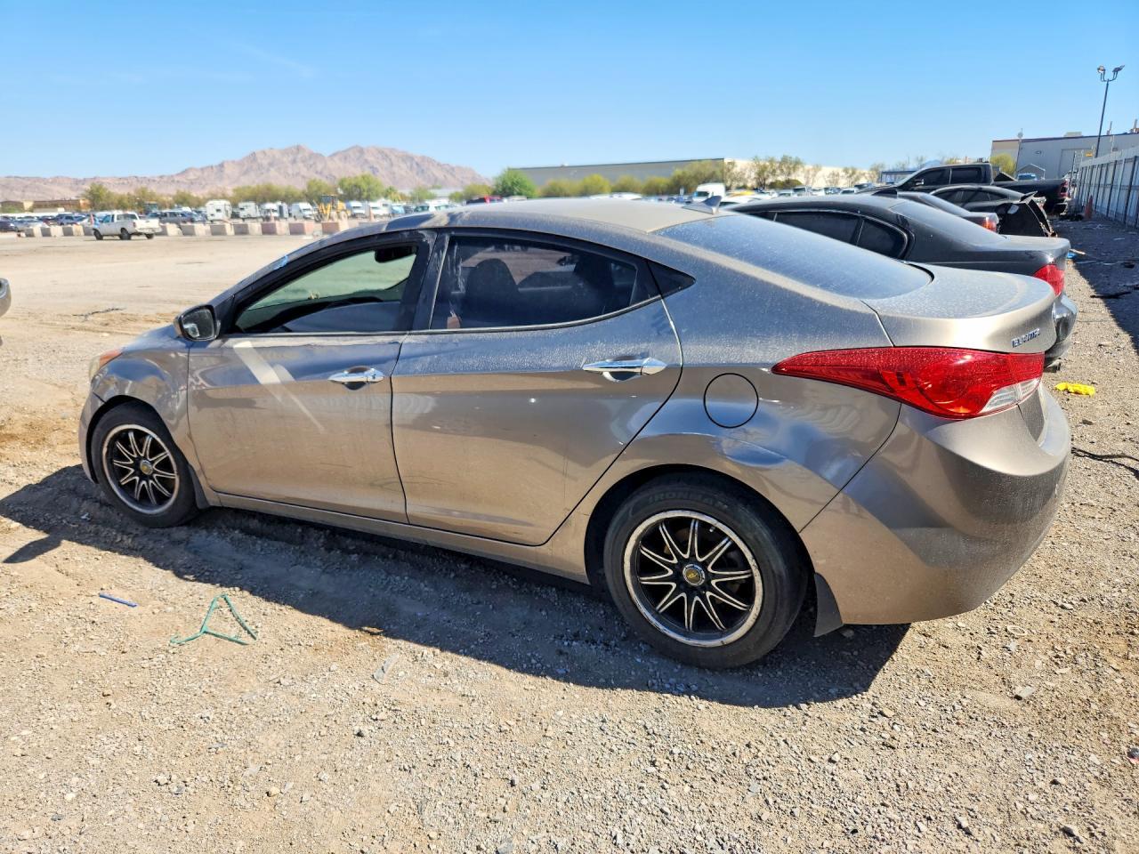 2013 Hyundai Elantra Gls - Image 2