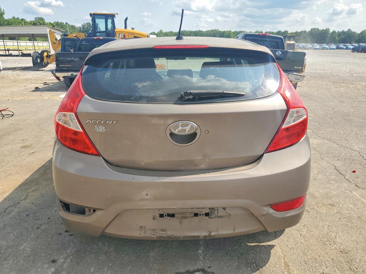 2013 Hyundai Accent Se - Фото 6