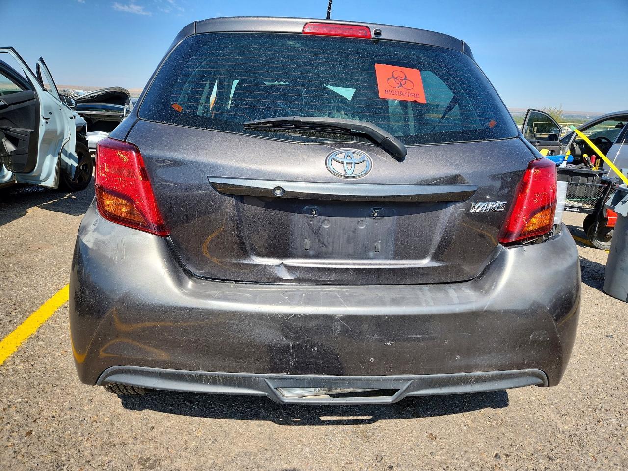 2015 Toyota Yaris 5-Door L - Image 6