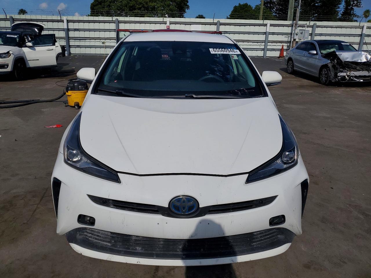 2021 Toyota Prius Le - Image 5