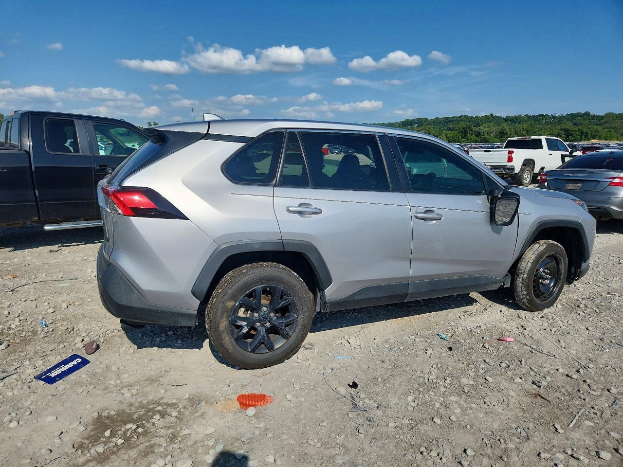 2022 Toyota Rav4 Le - Фото 3