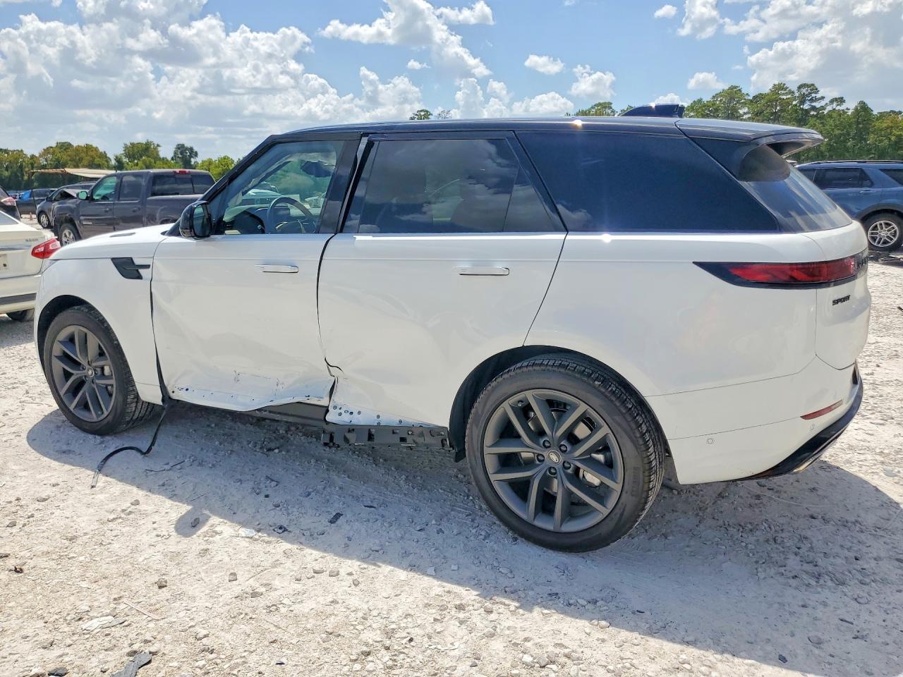 2025 Land Rover Range Rover Sport Dynamic Se - Image 2