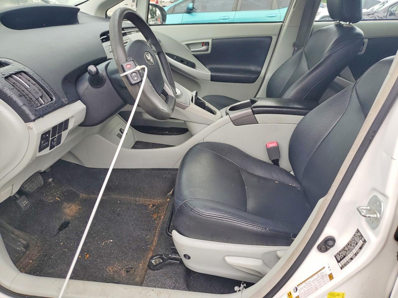 2012 Toyota Prius Three - Фото 7