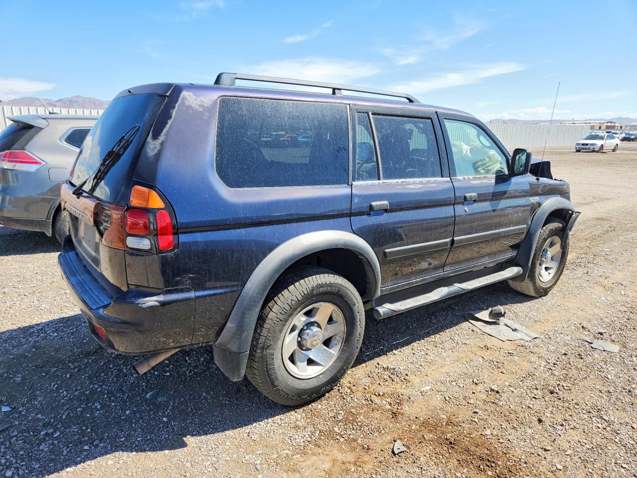 2002 Mitsubishi Montero Sport Es - Фото 3