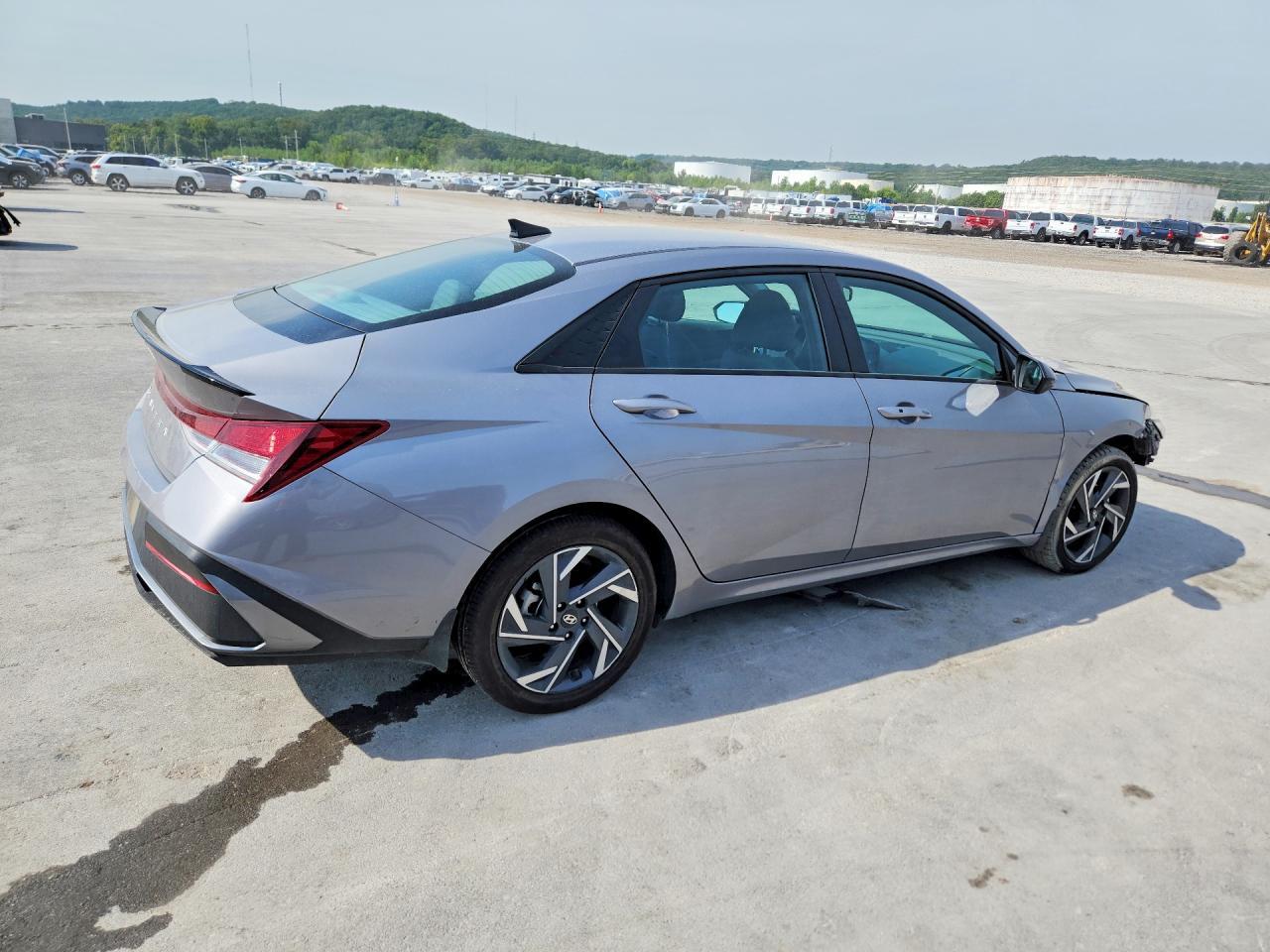 2025 Hyundai Elantra Sel Sport - Фото 3