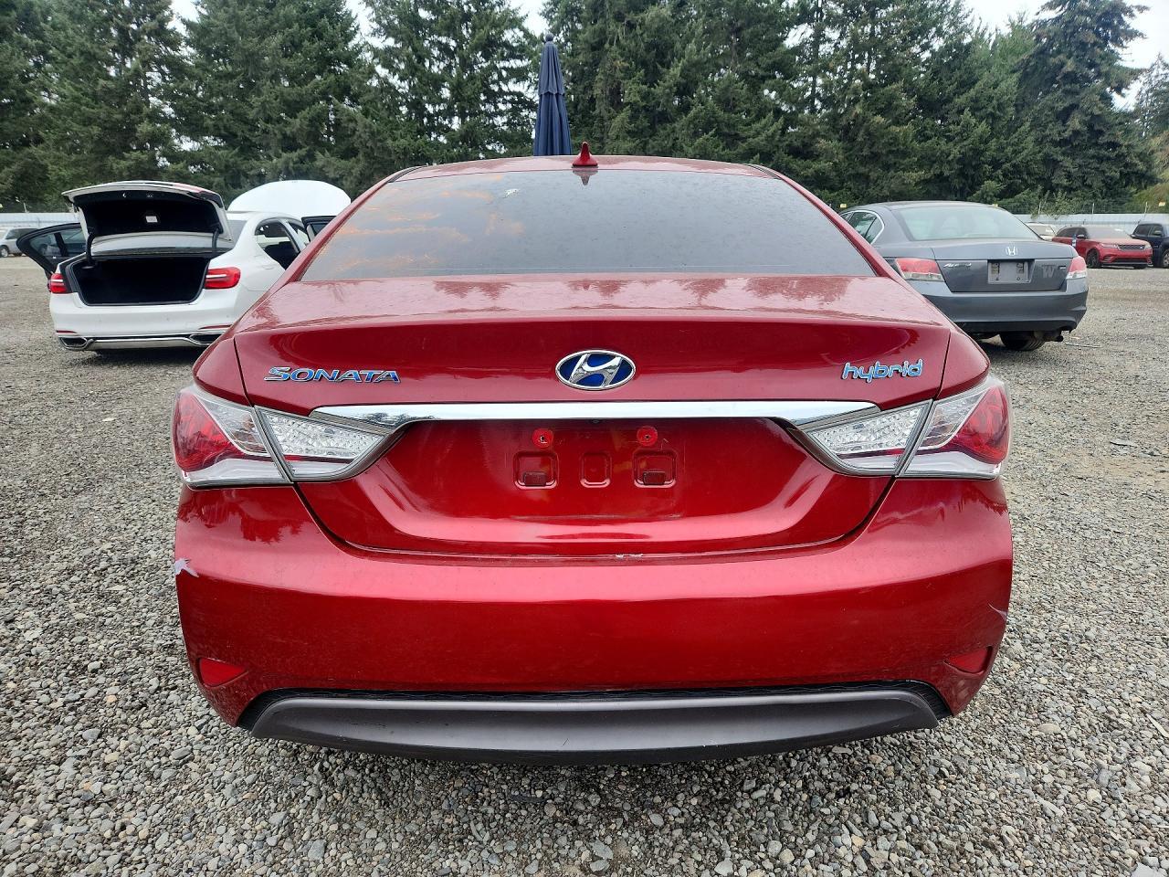 2015 Hyundai Sonata Hybrid Base - Image 6