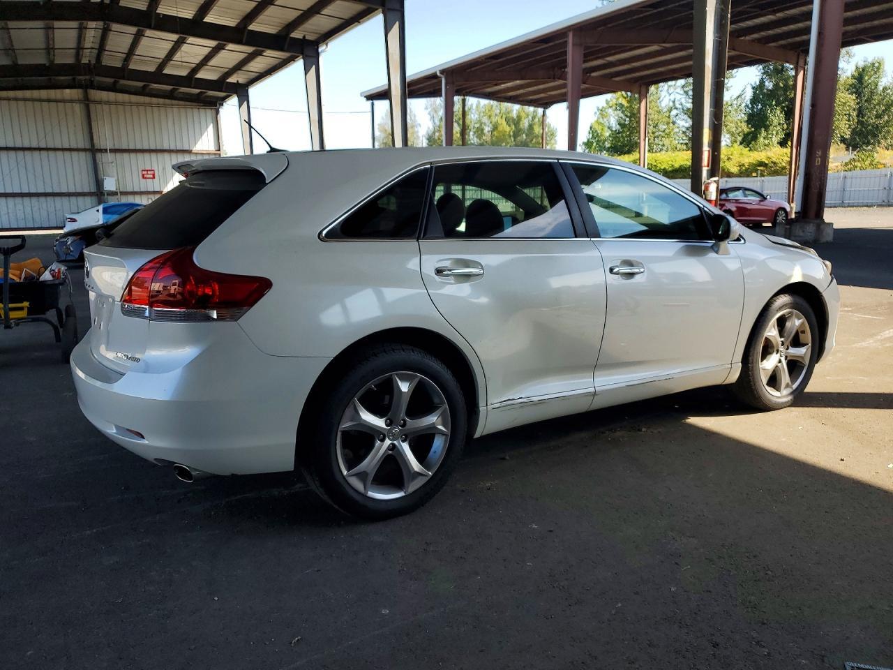 2012 Toyota Venza Limited - Image 3