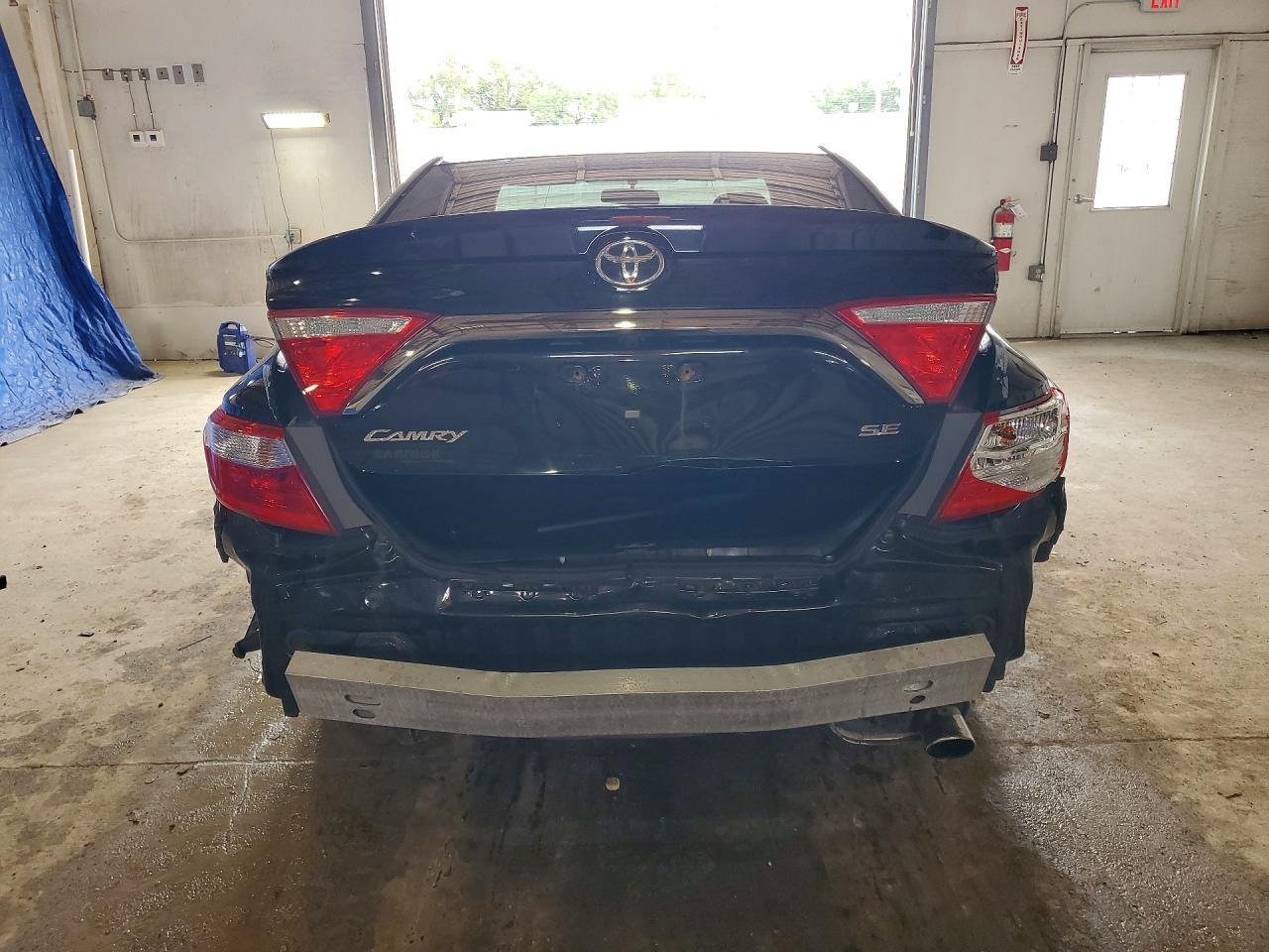 2015 Toyota Camry Se - Image 6