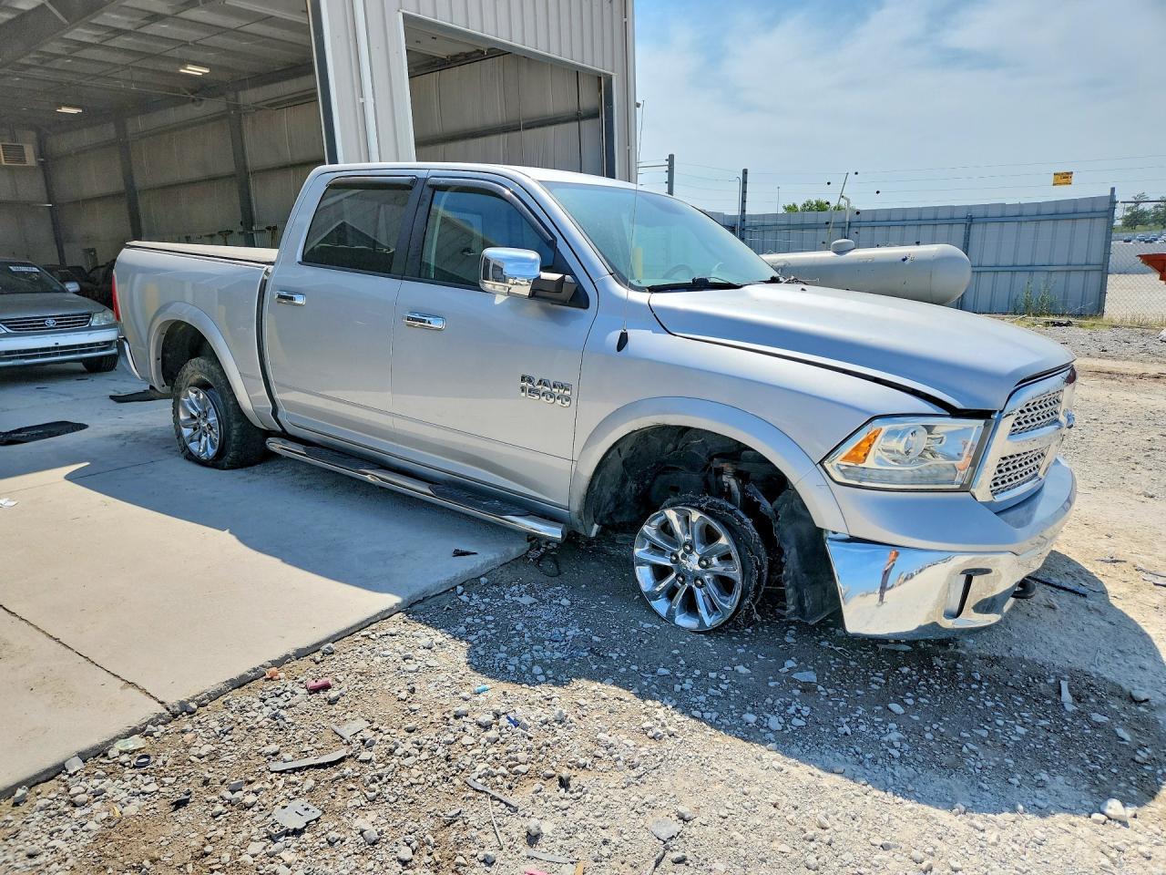 2016 Ram 1500 Laramie - Фото 4