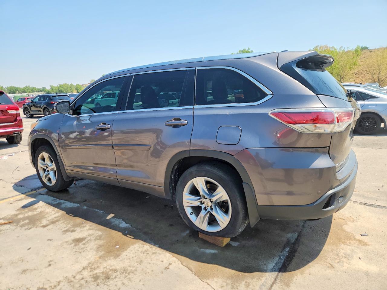 2015 Toyota Highlander Limited - Image 2