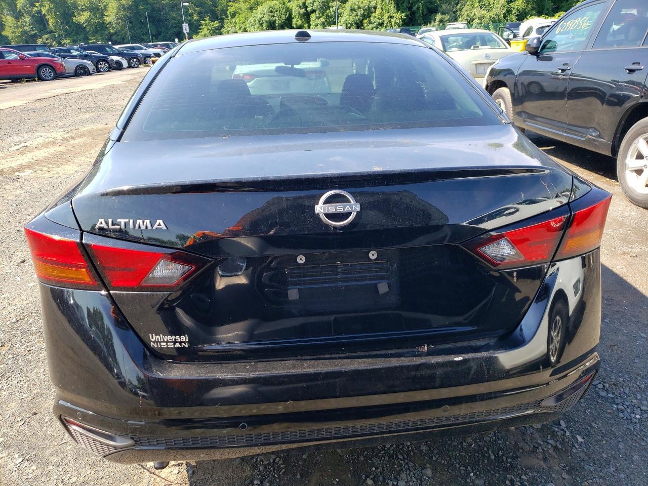 2025 Nissan Altima - Фото 6