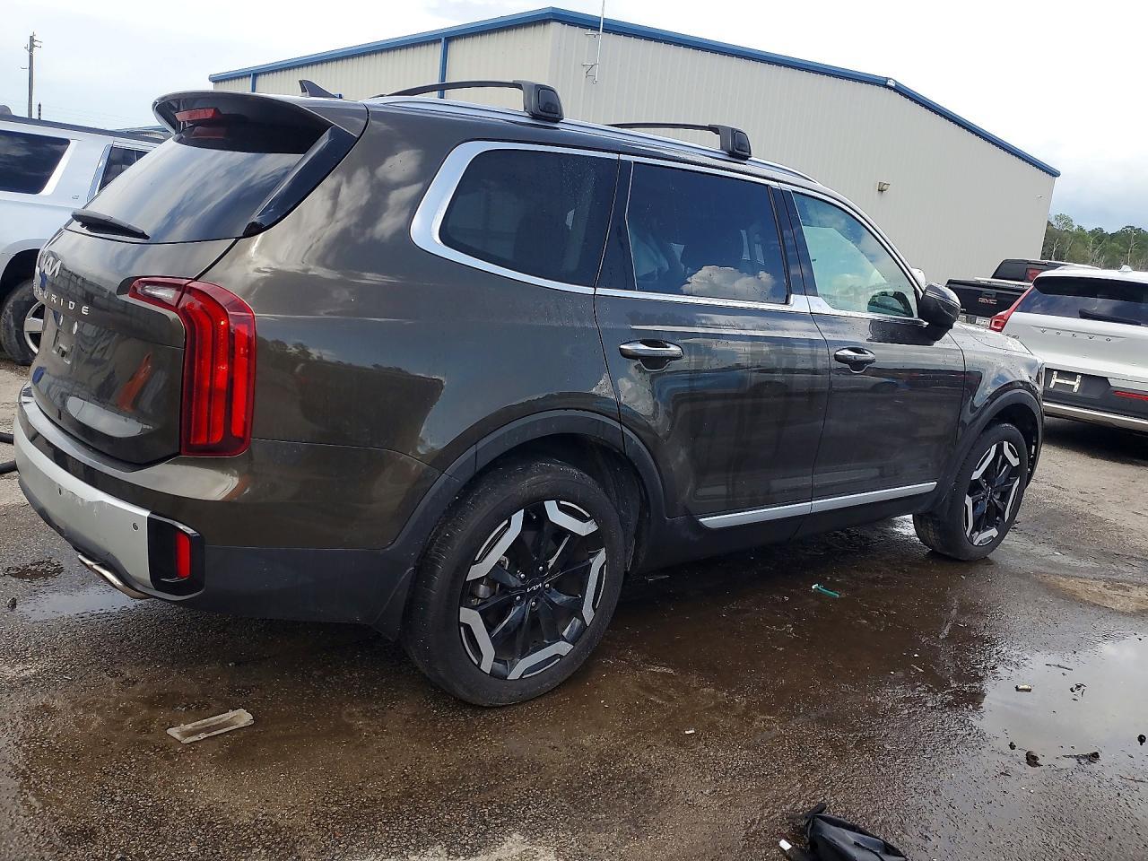 2024 Kia Telluride S - Image 3