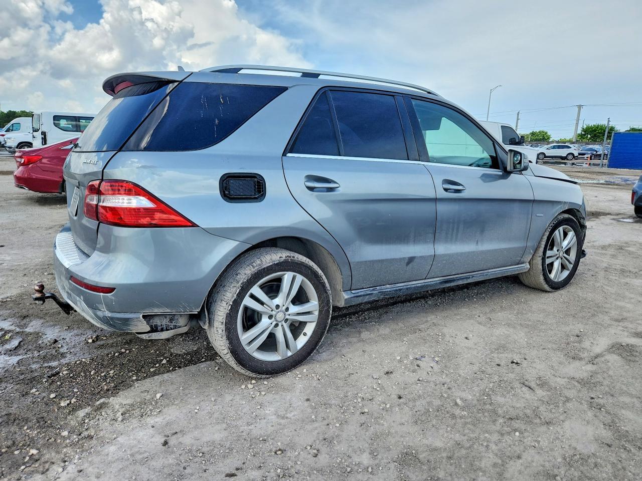 2012 Mercedes-Benz Ml 350 Bluetec - Image 3
