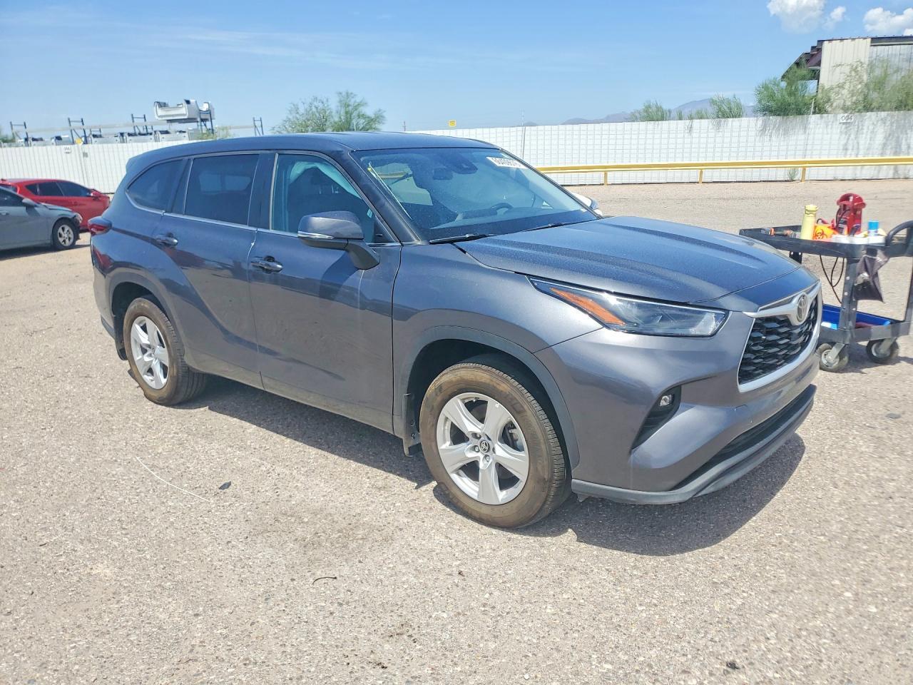 2025 Toyota Highlander Le - Фото 4