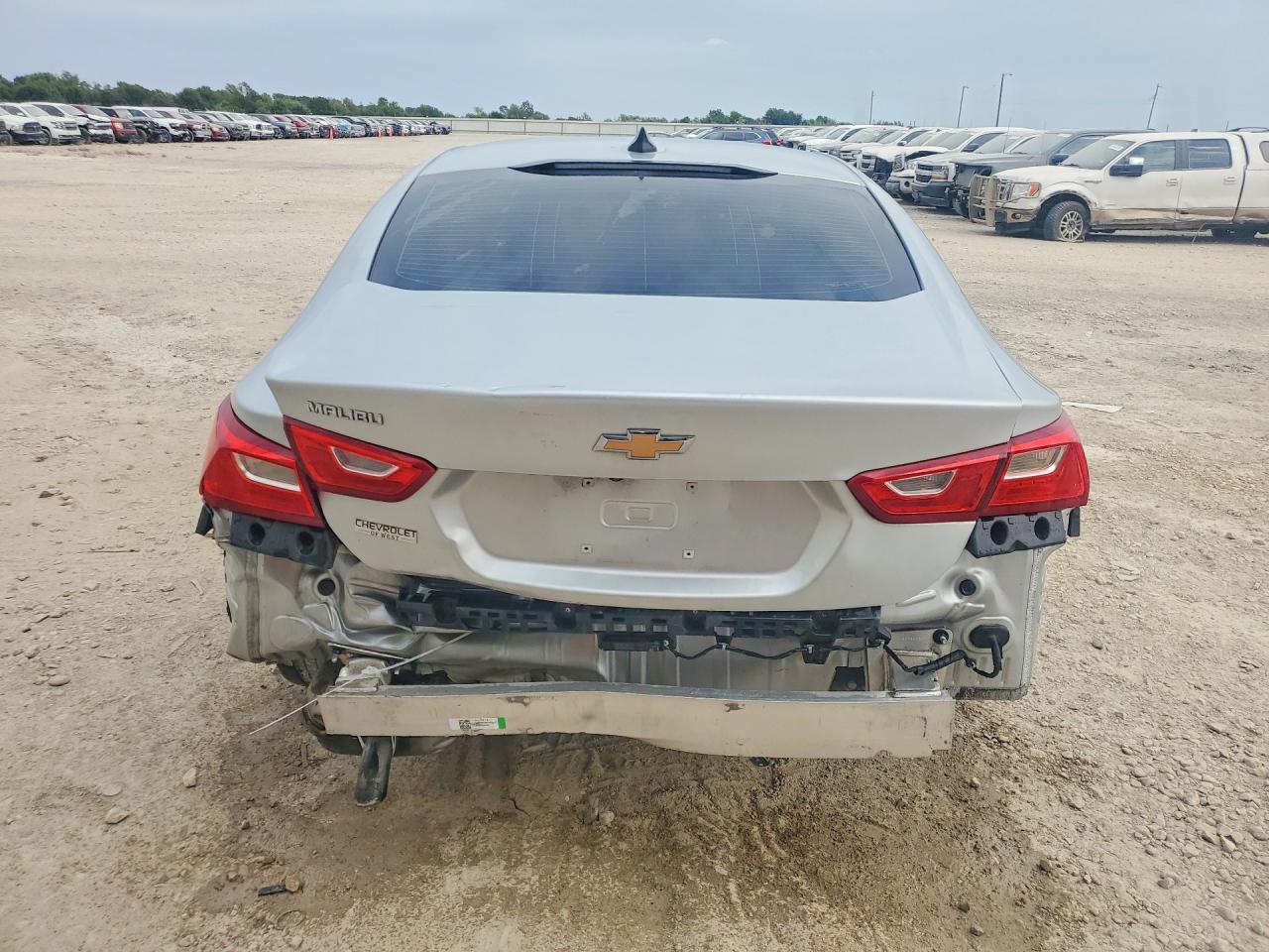 2021 Chevrolet Malibu Ls - Фото 6