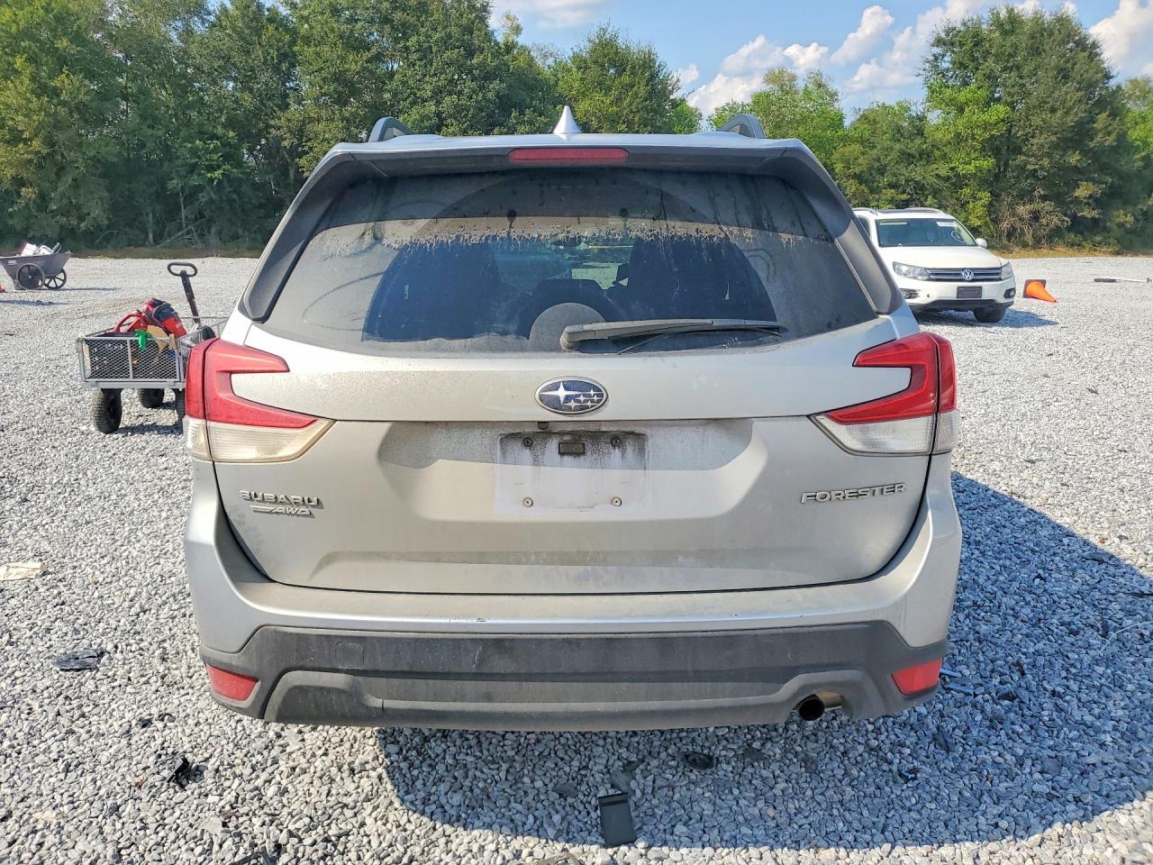 2020 Subaru Forester Premium - Image 6