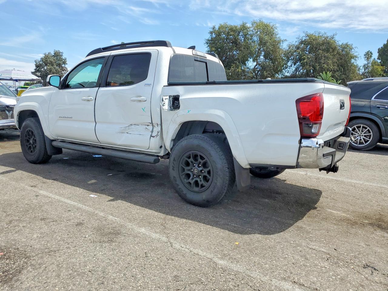 2019 Toyota Tacoma Sr5 V6 - Image 2