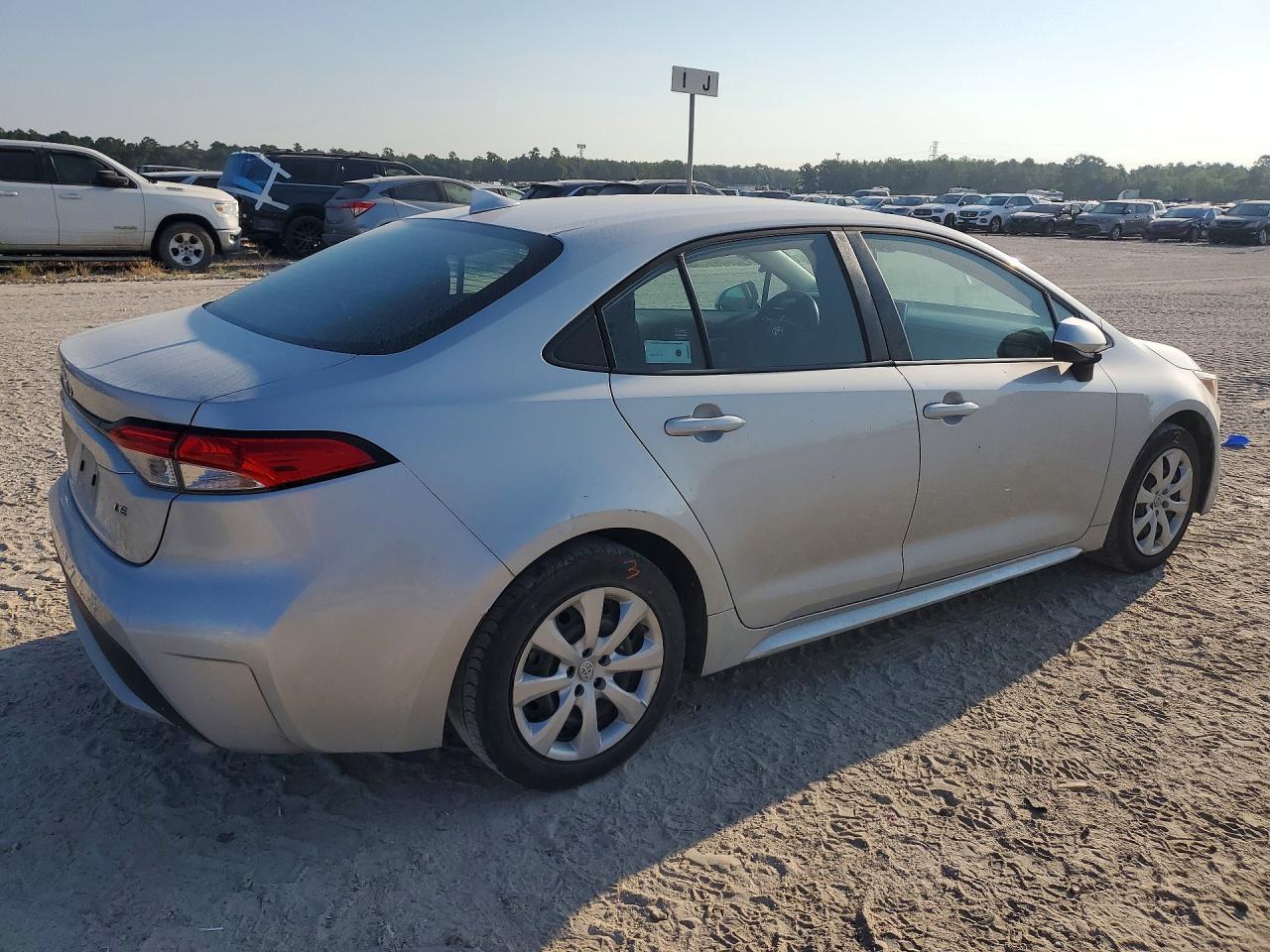 2021 Toyota Corolla Le - Фото 3