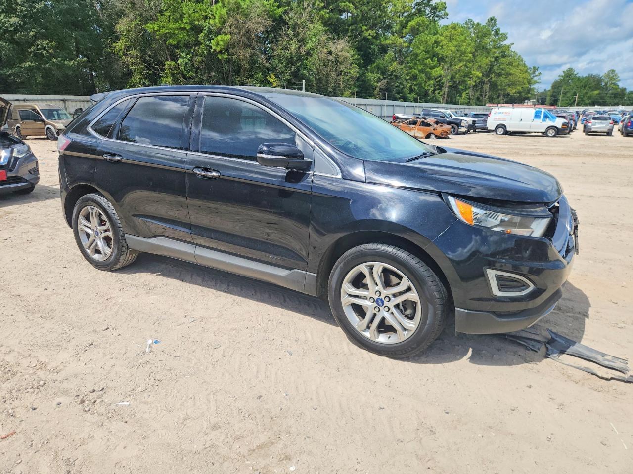 2017 Ford Edge Titanium - Image 4
