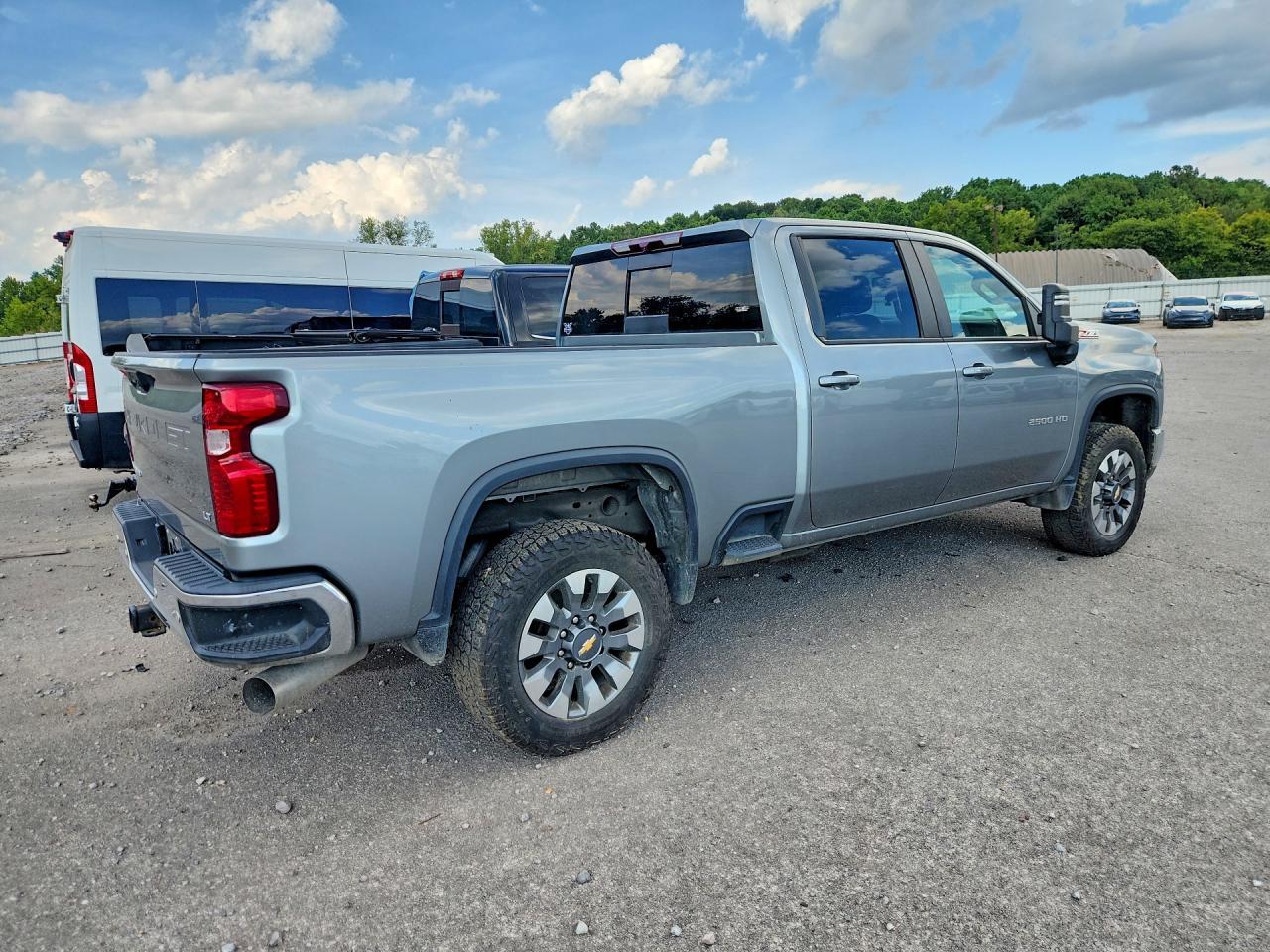 2024 Chevrolet Silverado K2500 Heavy Duty Lt - Image 3