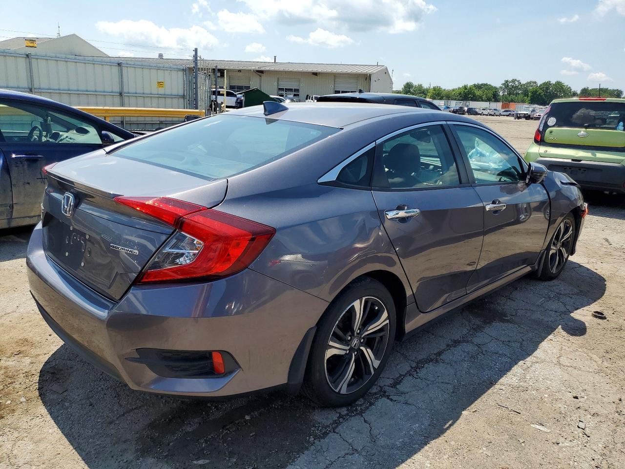 2016 Honda Civic Touring - Image 3