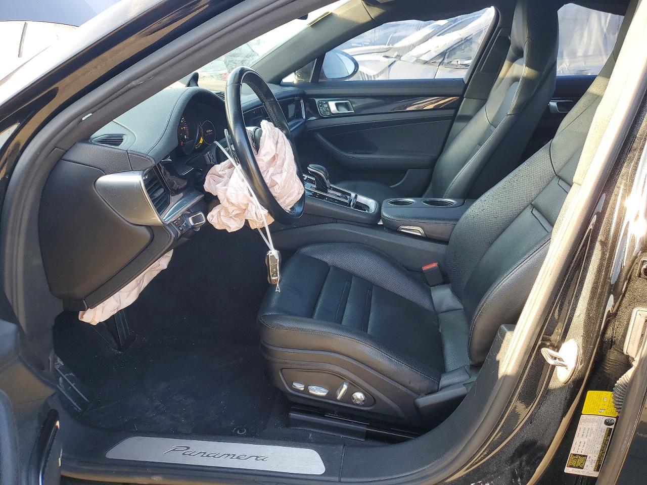 2018 Porsche Panamera 4 - Image 7