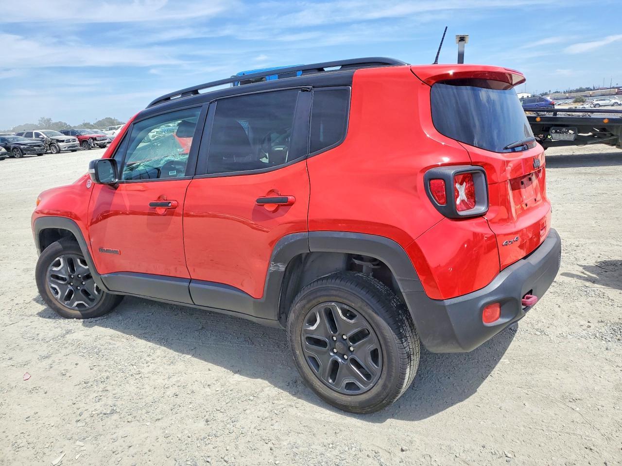2018 Jeep Renegade Trailhawk - Image 2