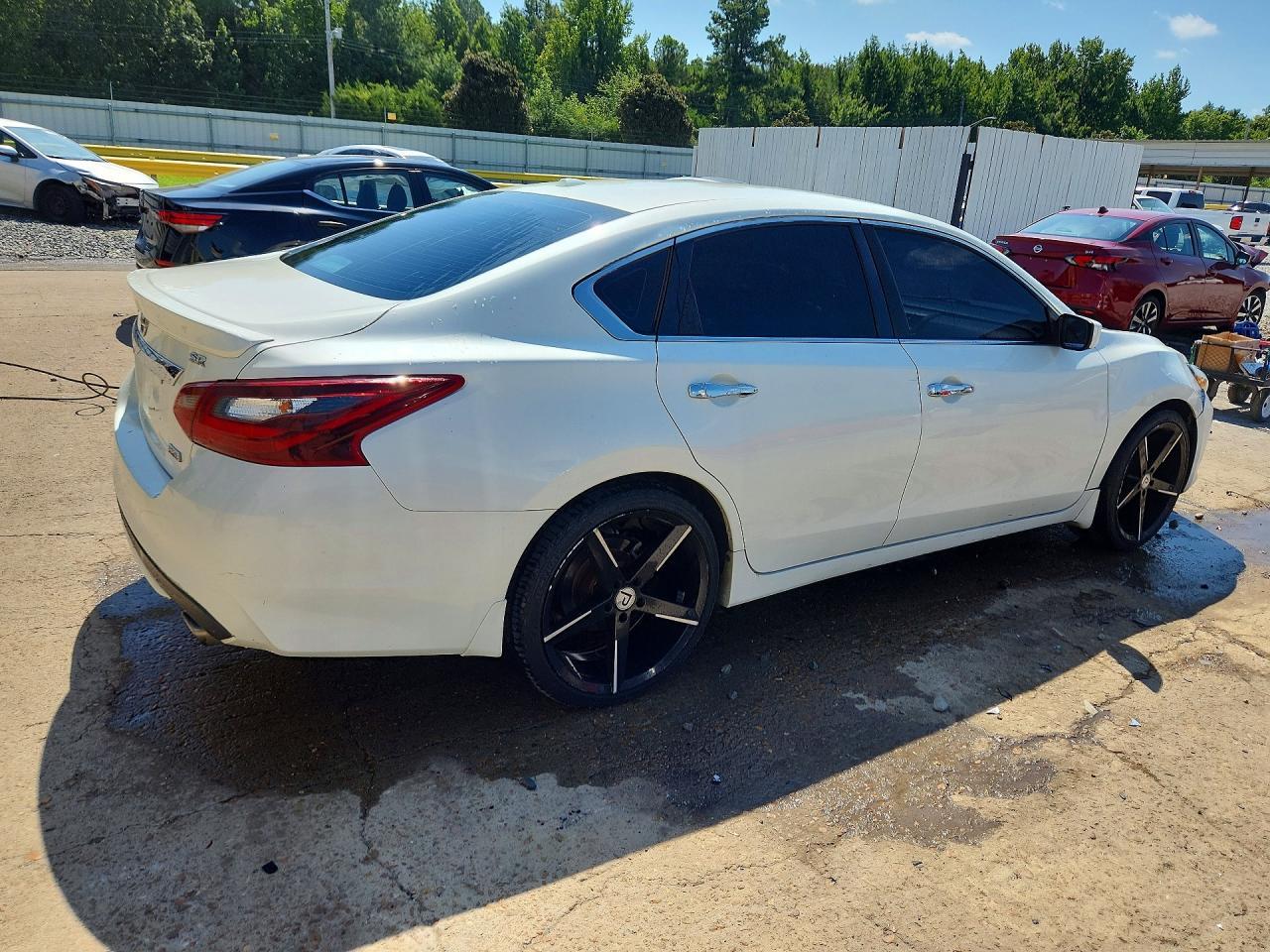 2018 Nissan Altima 2.5 Sr - Фото 3