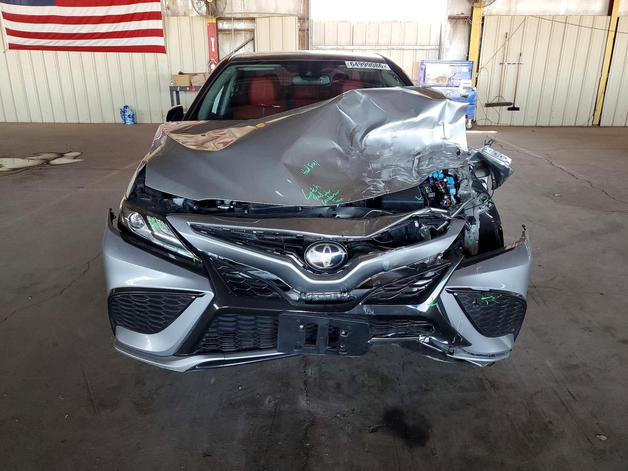 2021 Toyota Camry Xse - Фото 5