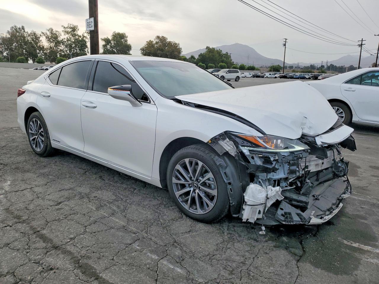 2022 Lexus Es 300H Base - Фото 4
