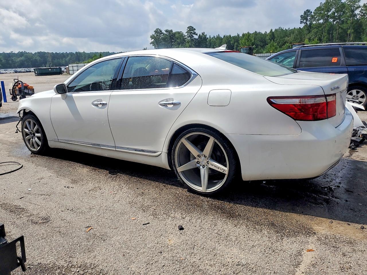 2008 Lexus Ls 460 - Image 2