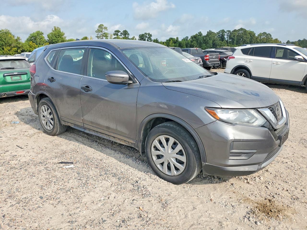 2017 Nissan Rogue S - Фото 4