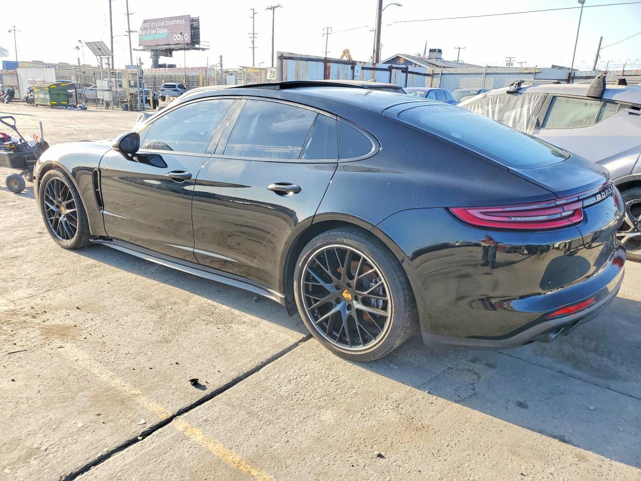 2018 Porsche Panamera 4 - Image 2