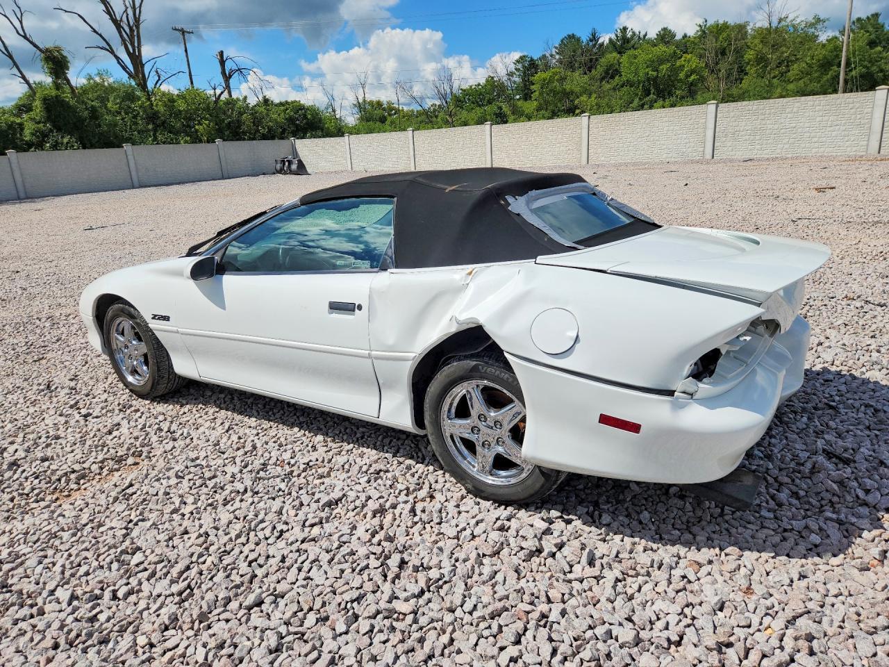 1997 Chevrolet Camaro Z28 - Фото 2