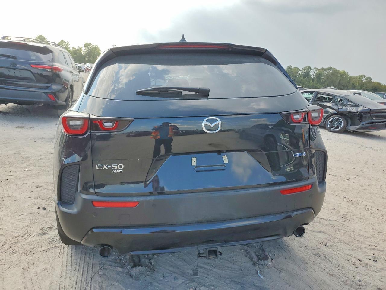 2026 Mazda Cx-50 Premium - Image 6