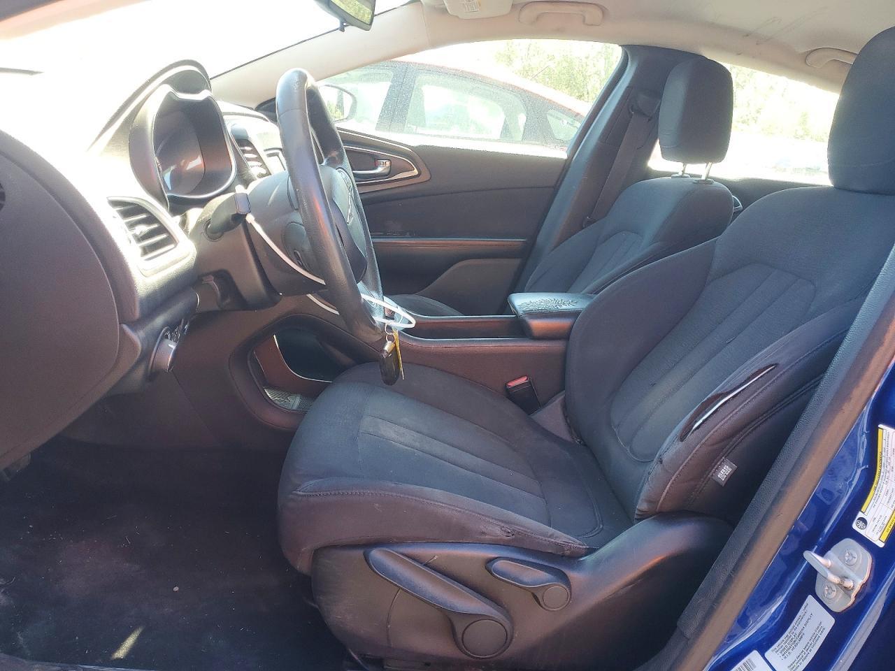2015 Chrysler 200 Limited - Фото 7