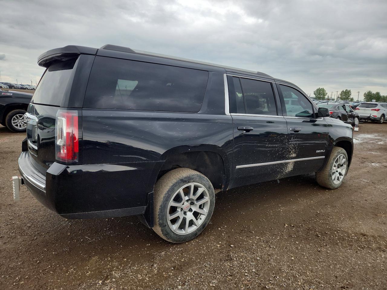 2025 GMC Yukon - Фото 3