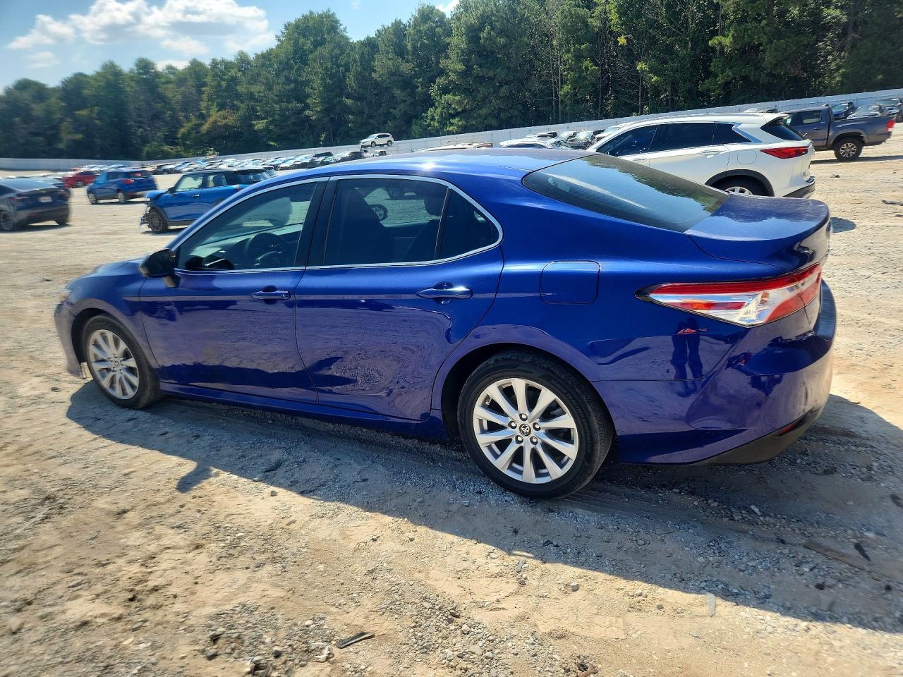 2018 Toyota Camry Le - Фото 2